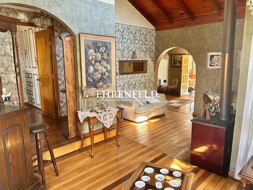 Camilo Henriquez, Quilpué. Casa Con Hermoso Jardín.