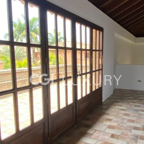Cgi+ Luxury Vende Bella Casa En Morro Yacht Club