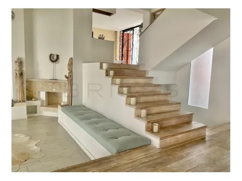 Casa En Venta En Altos Del Poblado. Cod V50776