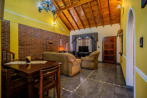 Casa 5 Ambientes En Ciudad Evita, Apta Crédito