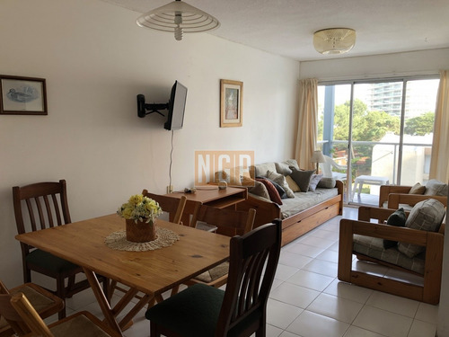 Aidy Gril Linda Zona Cerca Del Shopping - Ref: 4069