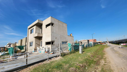 Imagen 2 de 30 de Casa Venta Barrio Laguna Azul Ezeiza Permuta