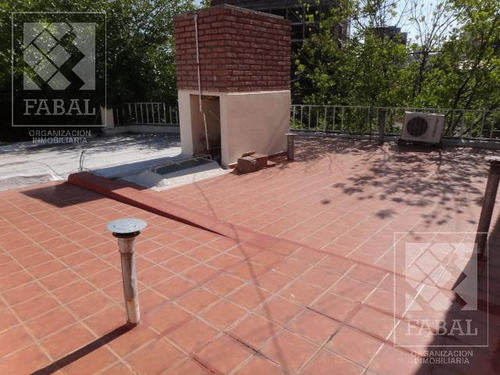 Casa Alquiler O Venta Santa Genoveva, 3 Dormitorios, 3 Baños, Quincho-garaje Y Jardín