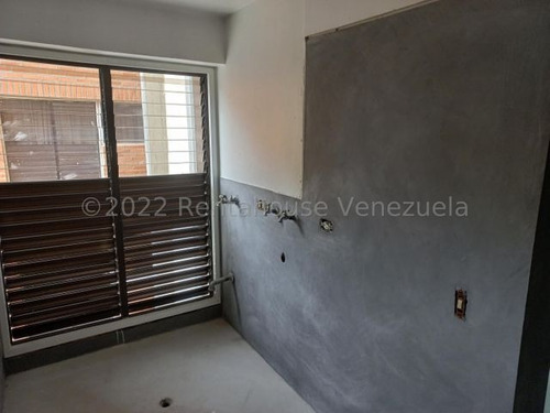 Imagen 3 de 5 de Apartamento En Venta Las Esmeraldas 22-22013 Renta House Los Samanes