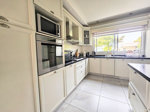 Venta Casa 6 Ambientes La Cesarina Pileta Climatiz