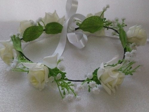 Tiara Coroa De Flores Brancas Com Flor Mosquitinho