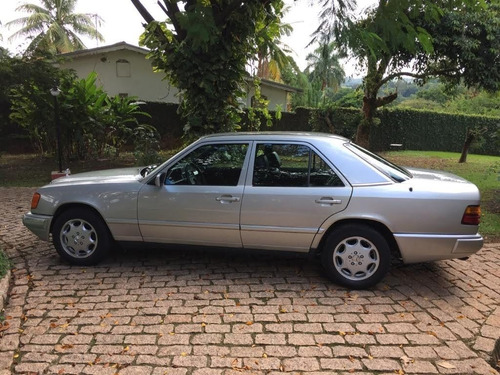 Imagem 2 de 8 de Mercedes E300