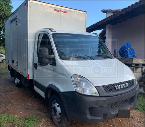 Iveco Daily 55c17 Ano 2017 Com Baú