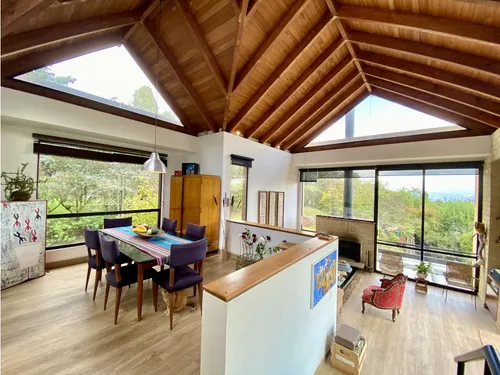 Arboretto Via La Calera. Casa Con Gran Lote!