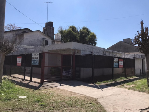 Gran Oportunidad: Casa A La Venta De 3 Ambientes Con Local En San Miguel