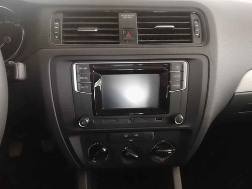Imagen 13 de 13 de Volkswagen Jetta 2017 4p Comfortline L5/2.5 Man