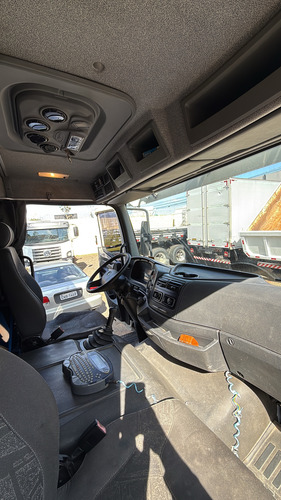 Mb Atego 2426 - 215.977 Km - Baú 9,00x2,85 Com Plataforma