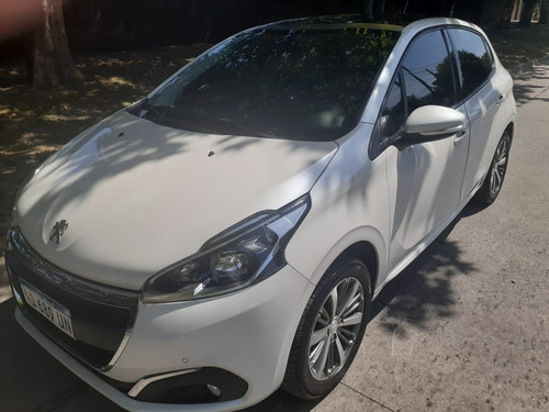 Peugeot 208 Feline 2019