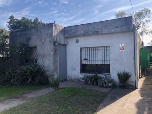 Casa 3 Amb A La Venta En Monte Grande Con Jardin 