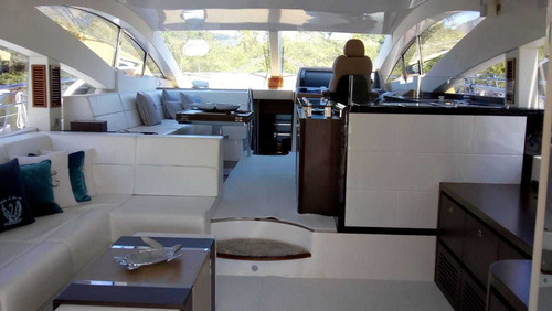 Lancha Schaefer 620, Ano 2014. Volvo D13 - Marina Atlântica