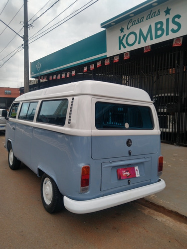 Volkswagen Kombi 1.6 Std 3p Gasolina 2003