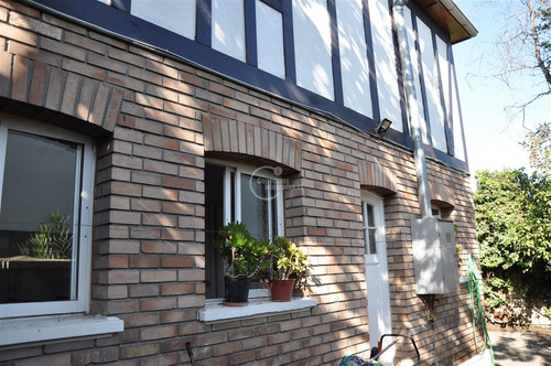 Casa En Venta De 4 Dorm. En Las Condes Excelente Estado