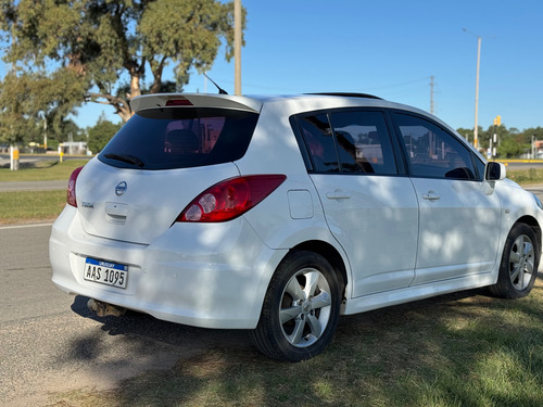 Nissan tiida hb 1.8 Premium Mt