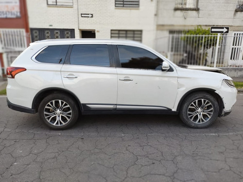 Mitsubishi Outlander Kaiteki Premiun