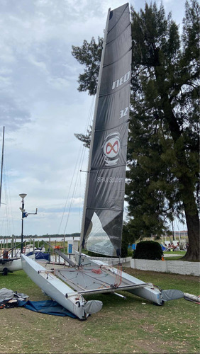 Catamarán Tornado