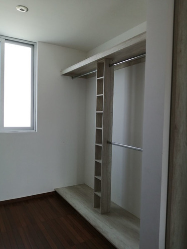 Se Vende Hermosa Casa En El Refugio, Estudio, Jardín, 3 Recamaras, Equipada..
