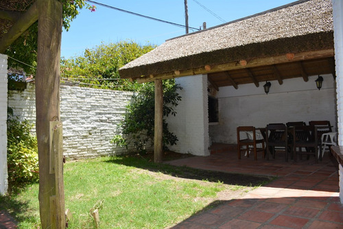 Casa Sobre El Mar