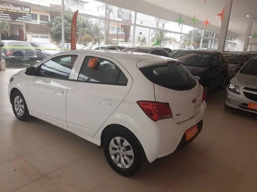 Imagem 6 de 11 de Chevrolet Onix 1.0 Mpfi Lt 8v Flex 4p Manual