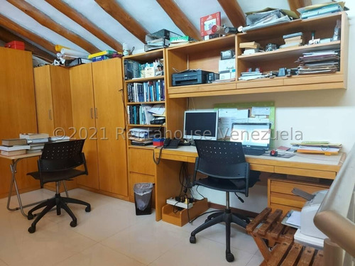 Imagen 26 de 30 de En Exclusivo Conjunto Muy Cerca De Farmatodo El Hatillo, Con Bellas Áreas Sociales, Jardín Privado, Hermosos Towhouse