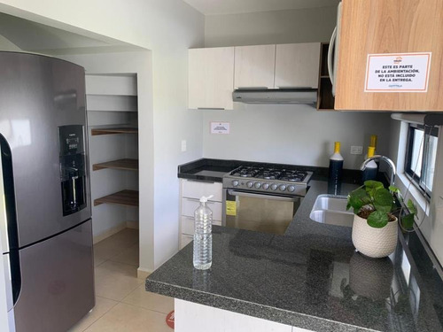 Imagen 3 de 12 de Casa Sola En Venta Capittala