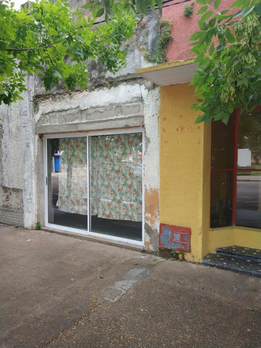 Vendo B/local Enfrente A La Plaza De Santa Rosa Buen Metraje