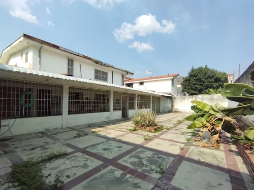Casa Quinta En Venta Ubicada En Urbanizacion Trigal Norte Valencia. St
