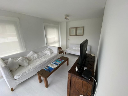 Venta De Apartamento De 3 Dormitorios En Playa Brava