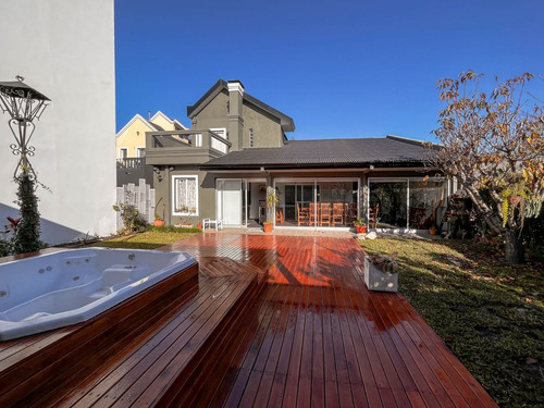 Venta De Propiedad En Excelente Estado, Barrio Jorge Newbery