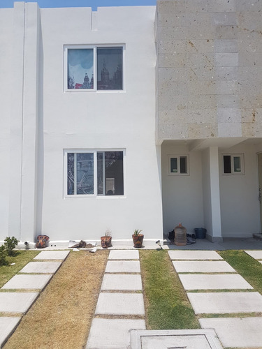Casa En Renta Fraccionamiento Tres Cantos En Querétaro.