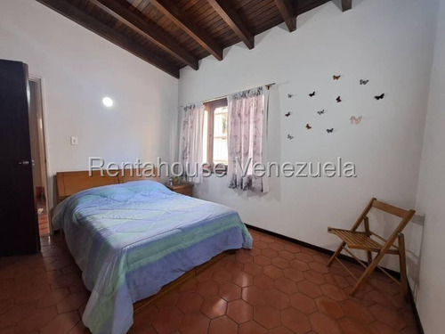 Casa En Venta En Santa Paula Caracas Calle Cerrada Pozo Agua