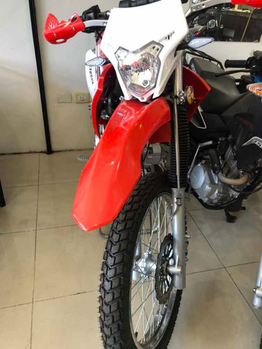 Imagen 3 de 10 de Rvm Cz 250 L