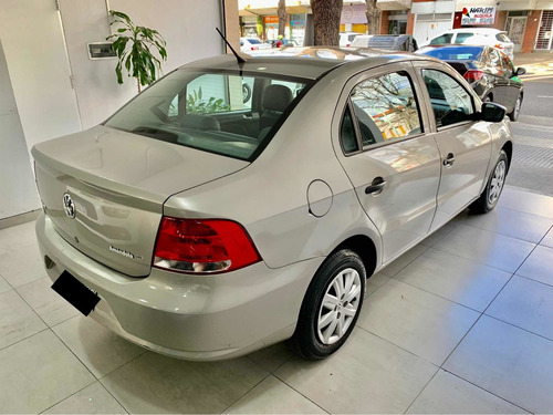 Imagen 6 de 12 de Volkswagen Voyage Comfortline 2012