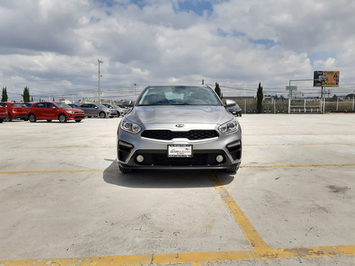 Imagen 2 de 11 de Kia Forte 2021 2.0 Lx 4 P Mt