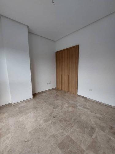 Julian Acosta. Vende Exclusivo Town House, Cumbres De Guataparo