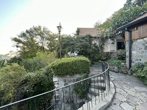 Casa En Venta De 4 Dorm. En El Arrayán