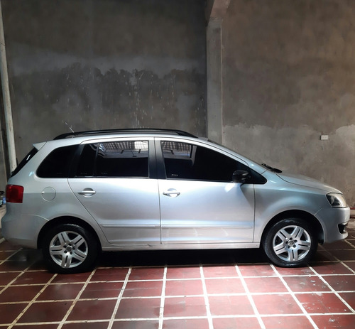 Volkswagen Suran 1.6 Trendline 11b 2012