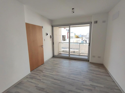 Imagen 1 de 8 de Semipiso En Venta De 2 Ambientes Al Frente. Ultimos Disponibles!