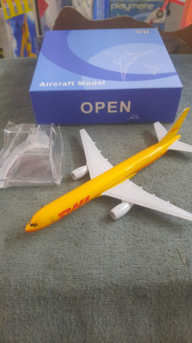 Avión Escala 1:400 Metálico Base Plástico Boeing 757 Dhl.