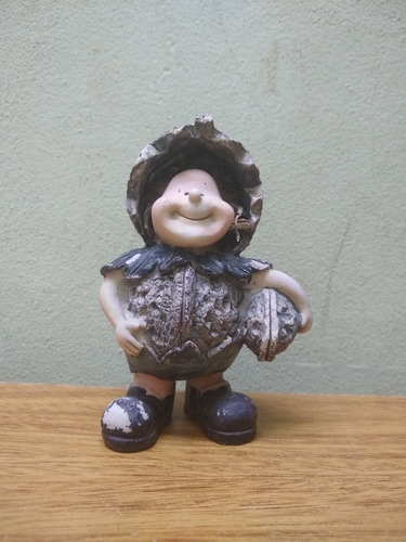 Muñeca De Ceramica Con Vestimenta Forma De Nuez