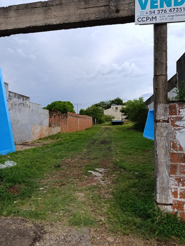 Lote Sobre Avenida Comercial. Importantes Dimeciones 1700m2. Salida A Dos Calles Av.uruguay Y Chubut