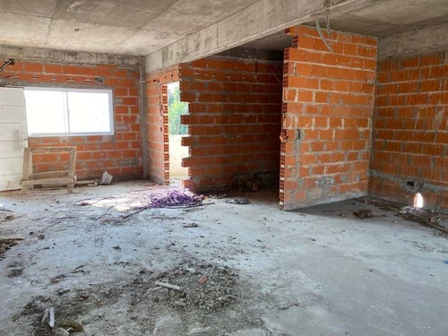 Imagen 6 de 10 de Permuta - Block De 3 Departamentos + 6 Locales En Venta - Castelar Sur