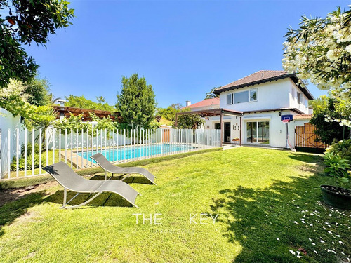Casa Venta 5 Dormitorios, 5 Estacionamientos Y Piscina Ñuñoa