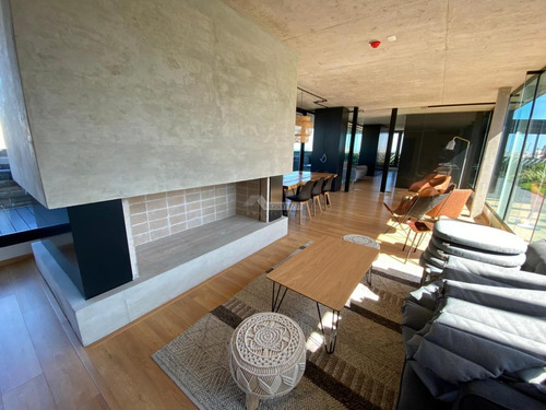 Venta Apartamento 2 Dormitorios Centro Andes Y Soriano Ed. Alma Brava