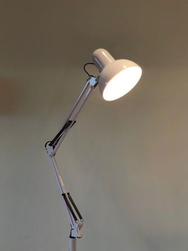 Luminária De Piso Articulada Estética Beleza Estúdio Chão Cor da estrutura Branco