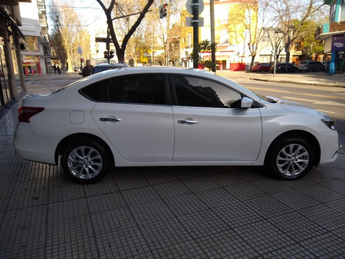 Imagen 2 de 14 de Nissan Sentra